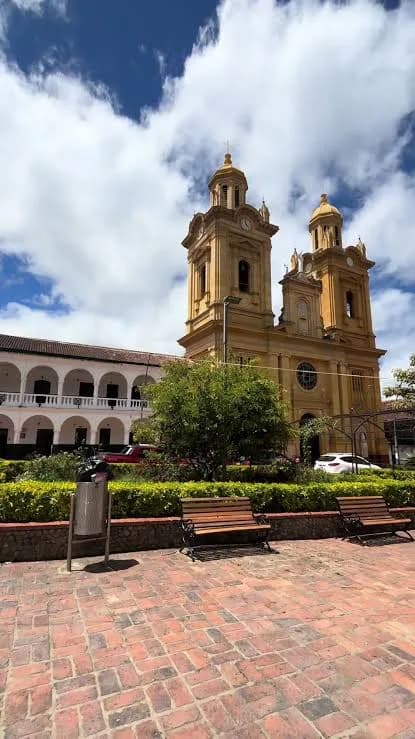Parque principal de Jenesano en Jenesano, Boyacá